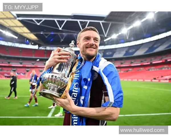 初代足球球星的传奇足迹与历史贡献解析